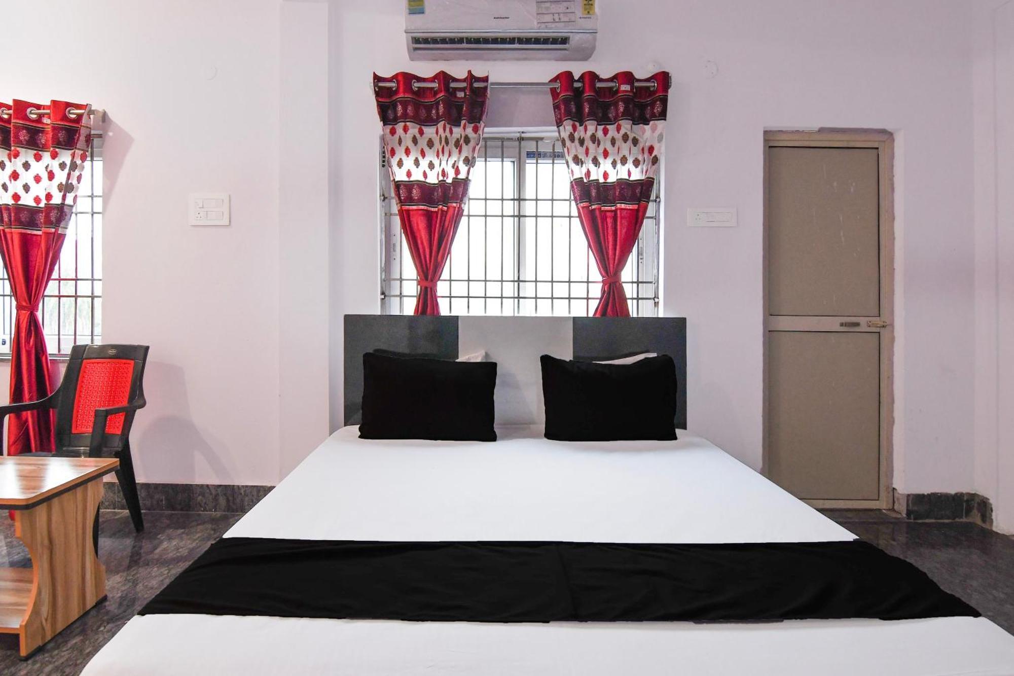 Hotel O Silk City Palace Brahmapur Exteriör bild